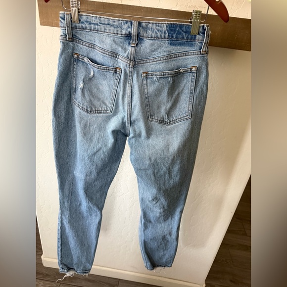 Abercrombie & Fitch|Curve Love denim in distressed skinny high rise-Light Blue• - Picture 4 of 11